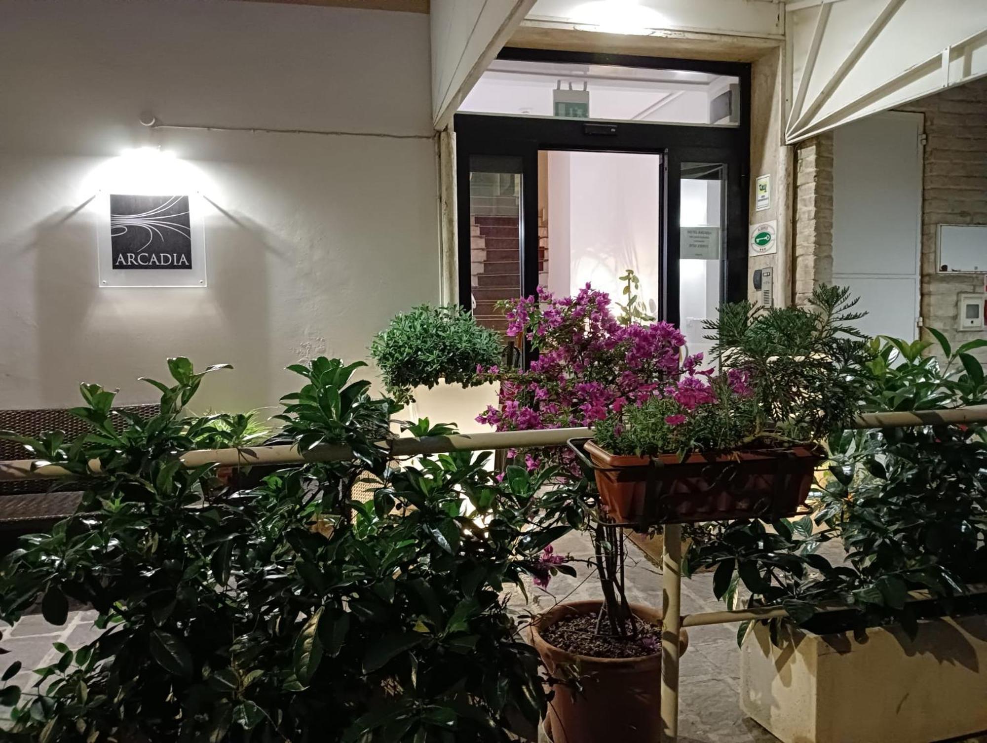 Hotel Arcadia Macerata Exterior foto